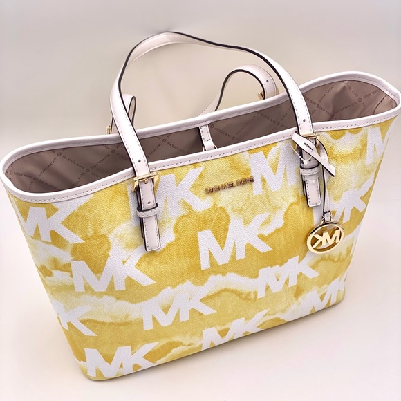 Michael Kors Carry All Tote Shoulder Bag - Picture 9 of 10